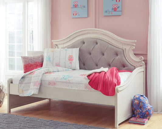 Realyn Twin Day Bed